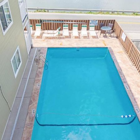 Right Across Beach Pool View Private Balcony By Zen Living Short Term Rental Myrtle Beach Extérieur photo