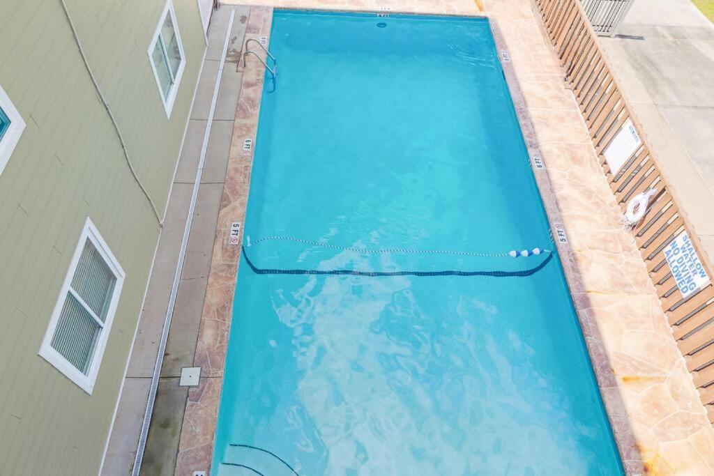Right Across Beach Pool View Private Balcony By Zen Living Short Term Rental Myrtle Beach Extérieur photo