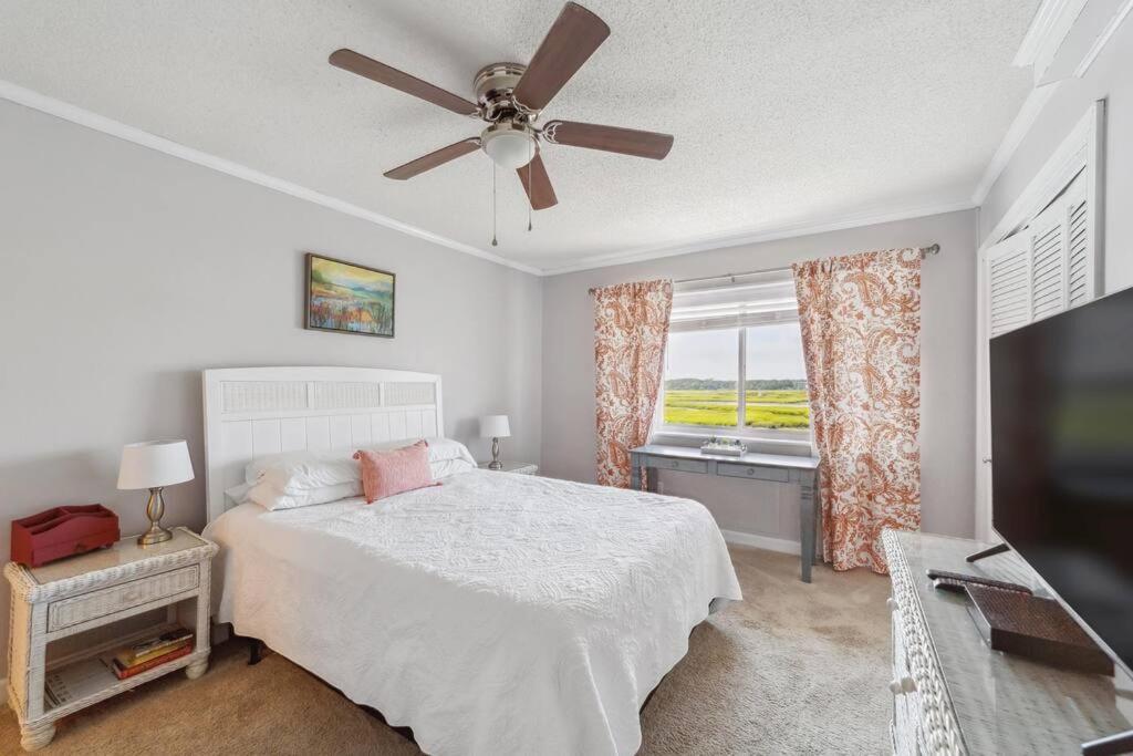 Right Across Beach Pool View Private Balcony By Zen Living Short Term Rental Myrtle Beach Extérieur photo