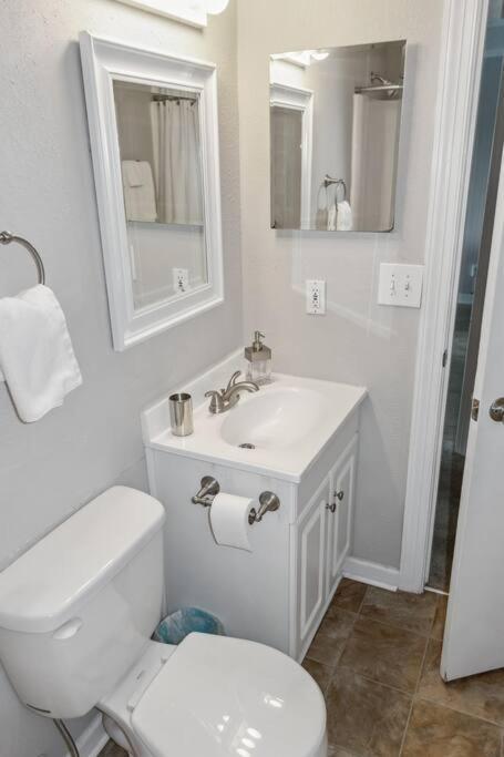 Right Across Beach Pool View Private Balcony By Zen Living Short Term Rental Myrtle Beach Extérieur photo