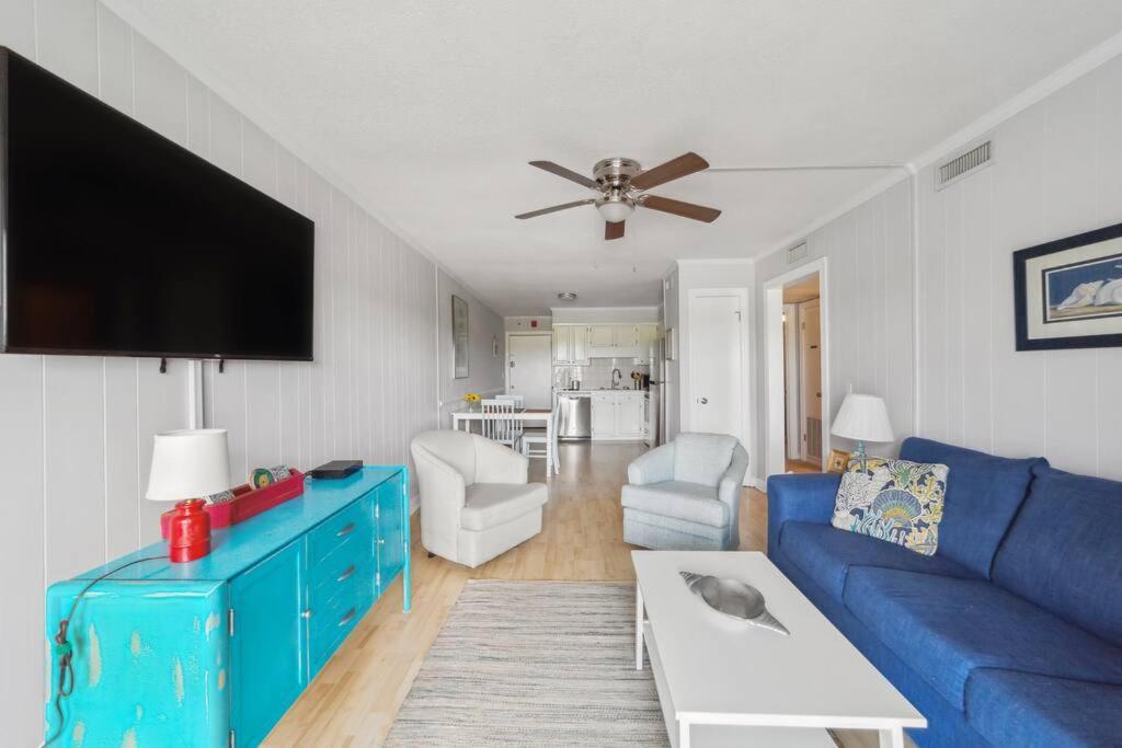 Right Across Beach Pool View Private Balcony By Zen Living Short Term Rental Myrtle Beach Extérieur photo