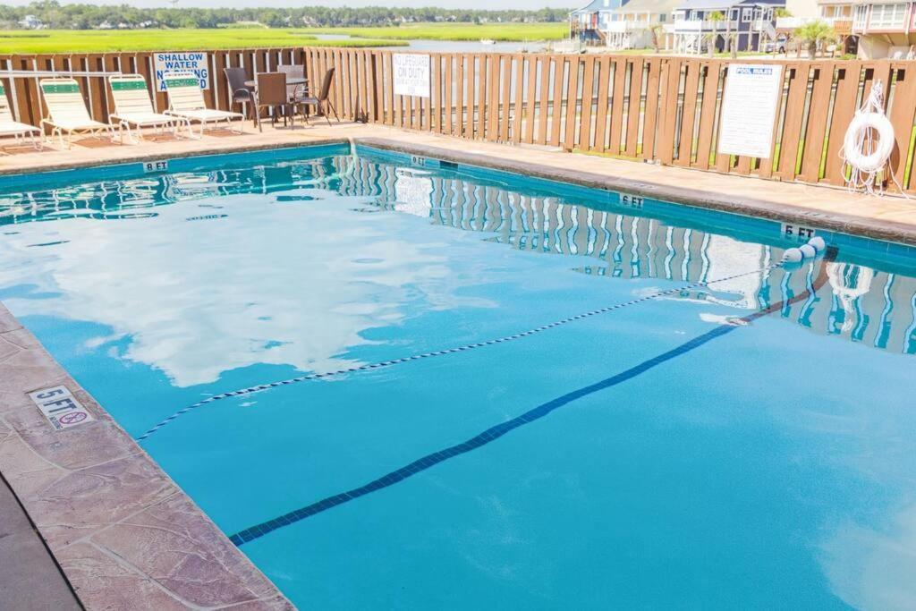 Right Across Beach Pool View Private Balcony By Zen Living Short Term Rental Myrtle Beach Extérieur photo